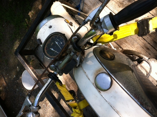 CB77 speedo sm.jpg